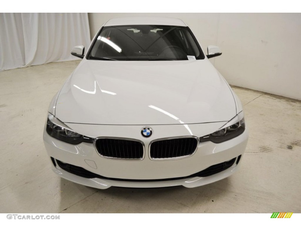 2013 3 Series 328i Sedan - Alpine White / Black photo #4