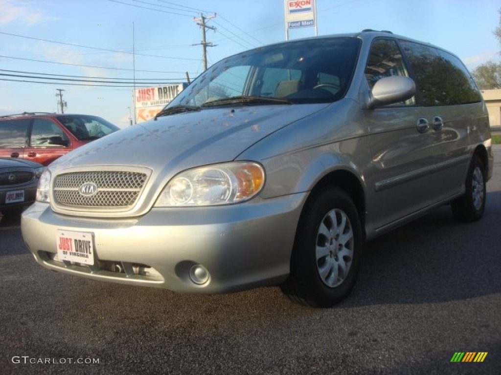 2005 Sedona LX - Diamond Silver Metallic / Gray photo #1