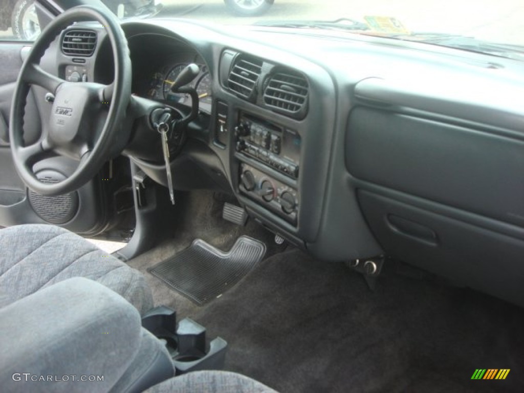 2001 Sonoma SLS Extended Cab - Onyx Black / Pewter photo #13
