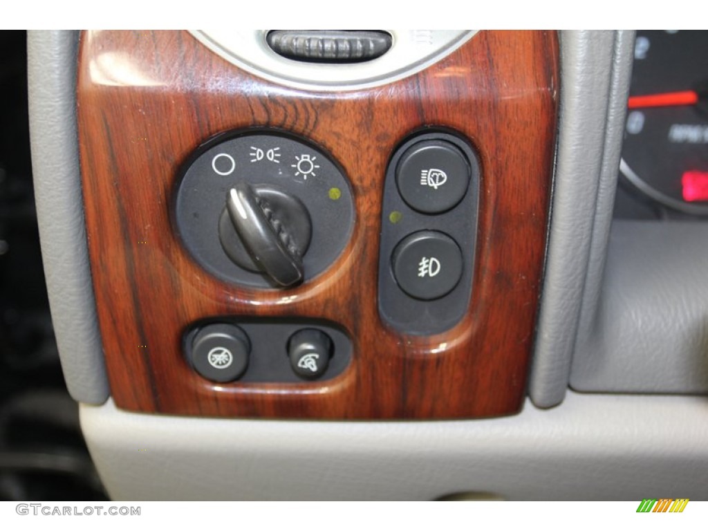 2002 GMC Envoy SLT Controls Photos