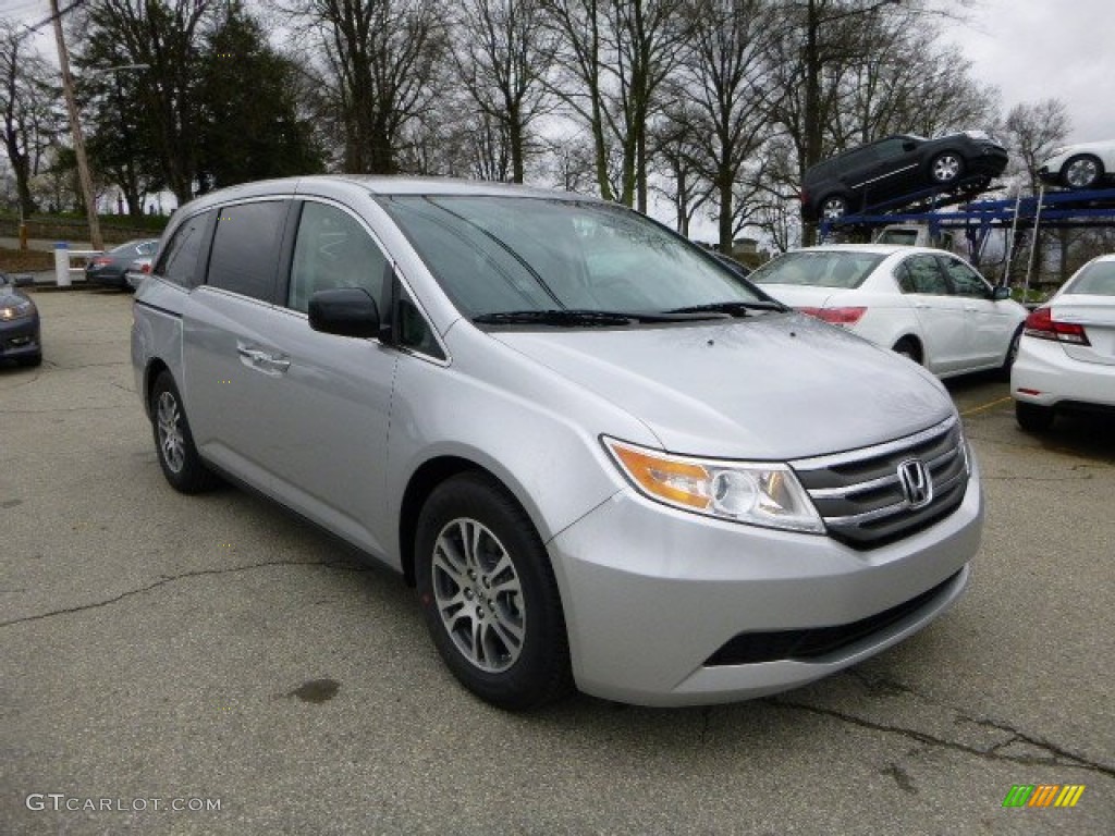 Alabaster Silver Metallic Honda Odyssey