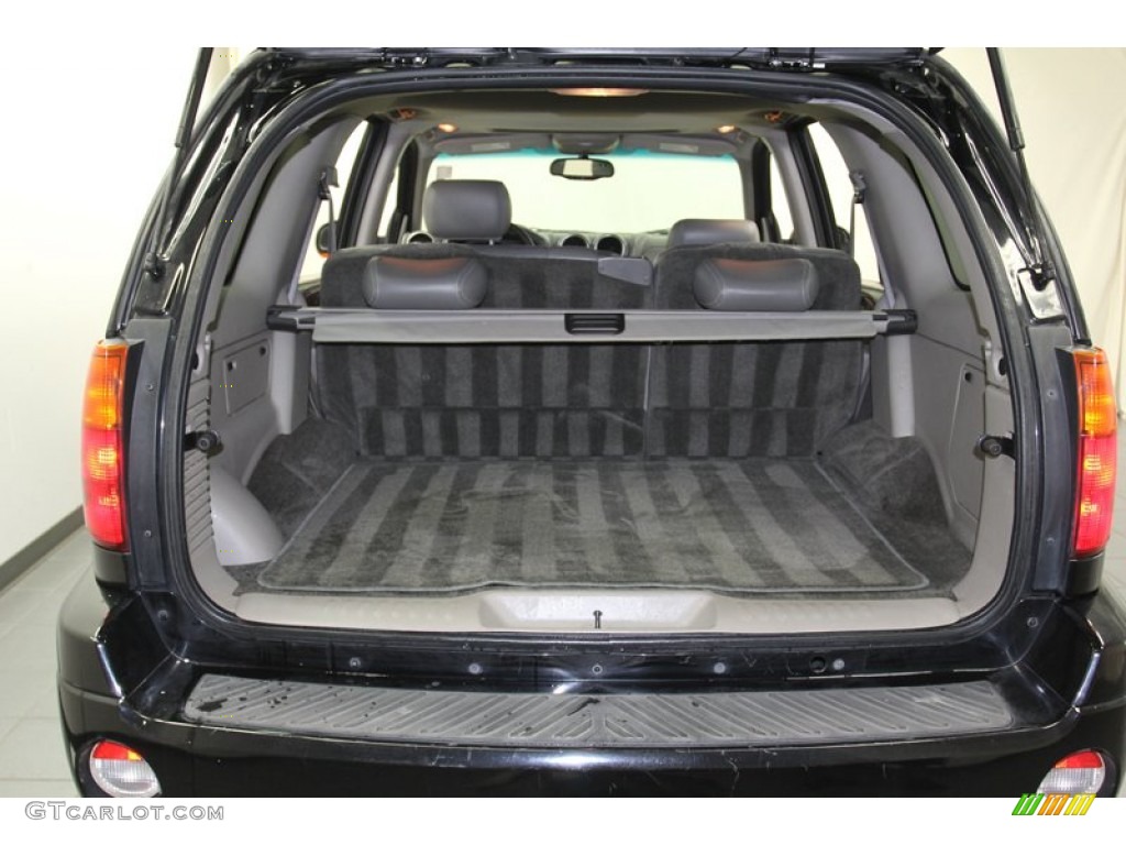 2002 GMC Envoy SLT Trunk Photos