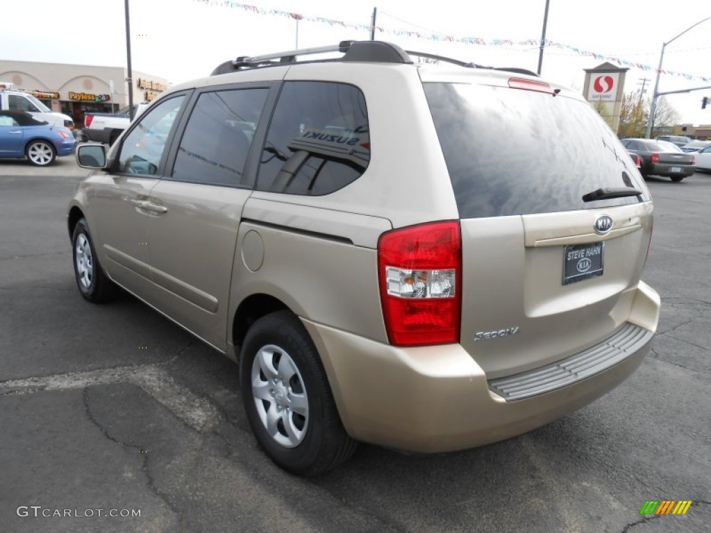 2008 Sedona  - Sunset Gold Metallic / Beige photo #10