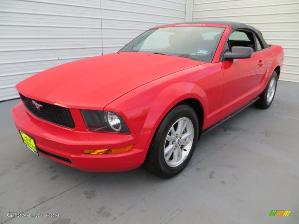 2007 Mustang V6 Deluxe Convertible - Torch Red / Dark Charcoal photo #7
