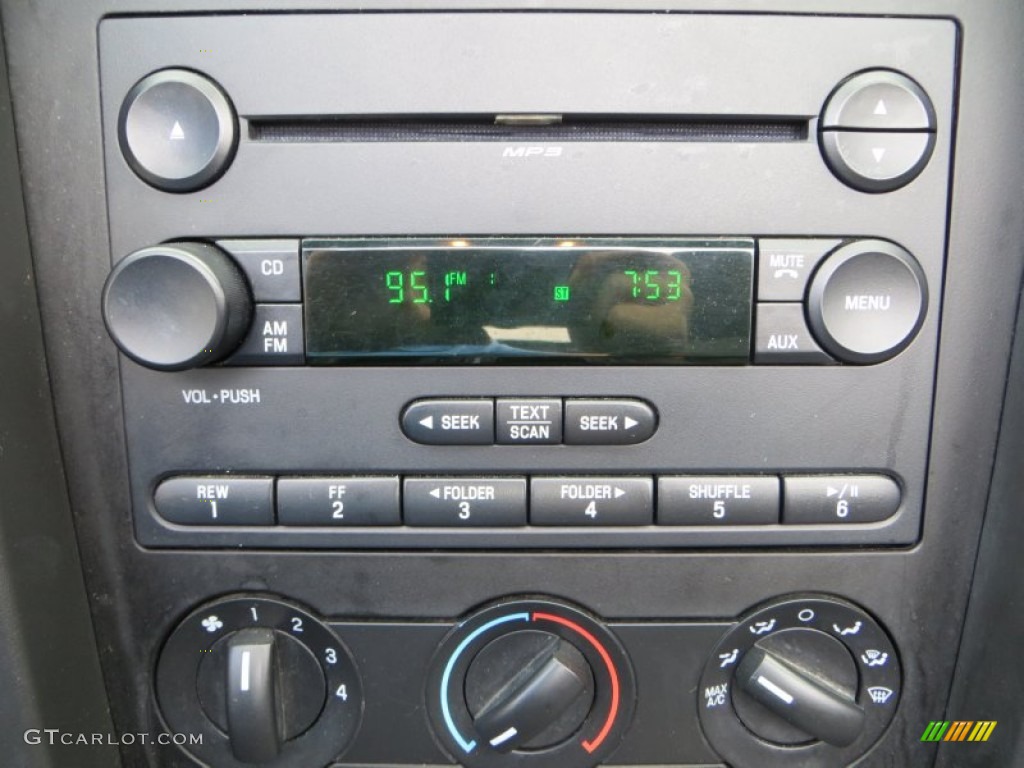 2007 Ford Mustang V6 Deluxe Convertible Audio System Photo #79800175