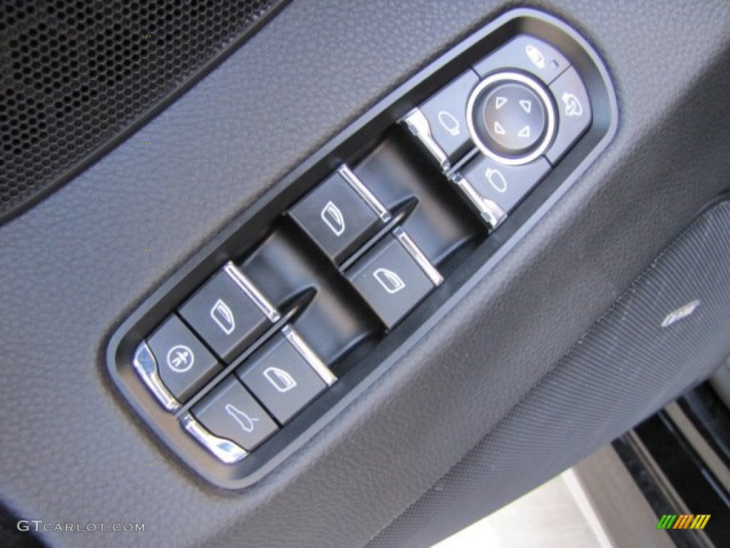 2012 Porsche Panamera V6 Controls Photos