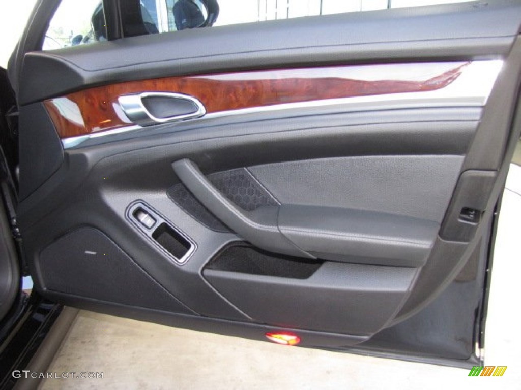 2012 Porsche Panamera V6 Door Panel Photos
