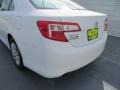 Super White - Camry LE Photo No. 23