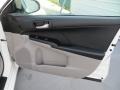 Super White - Camry LE Photo No. 26