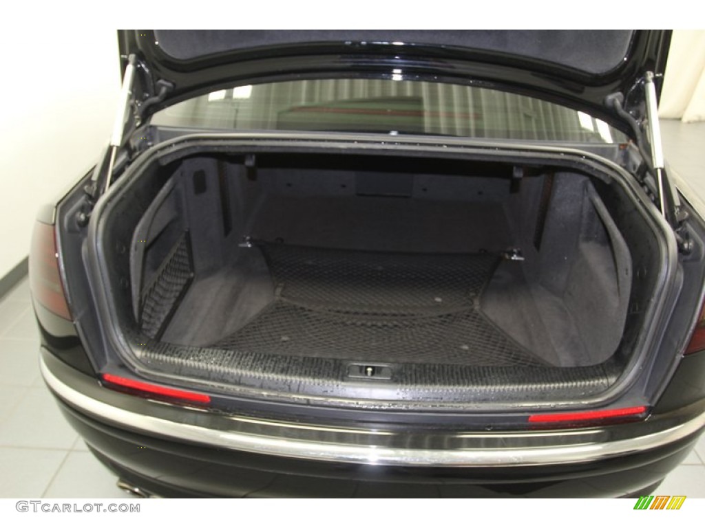 2008 Audi S8 5.2 quattro Trunk Photos