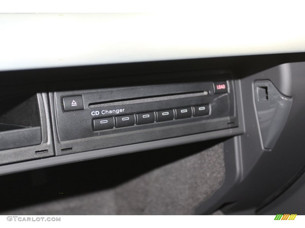 2008 Audi S8 5.2 quattro Audio System Photo #79805977