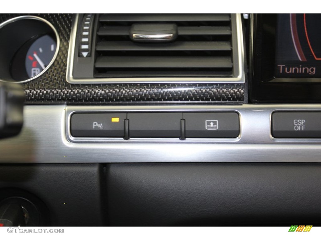 2008 Audi S8 5.2 quattro Controls Photo #79806021