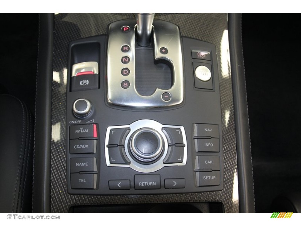 2008 Audi S8 5.2 quattro Controls Photo #79806044