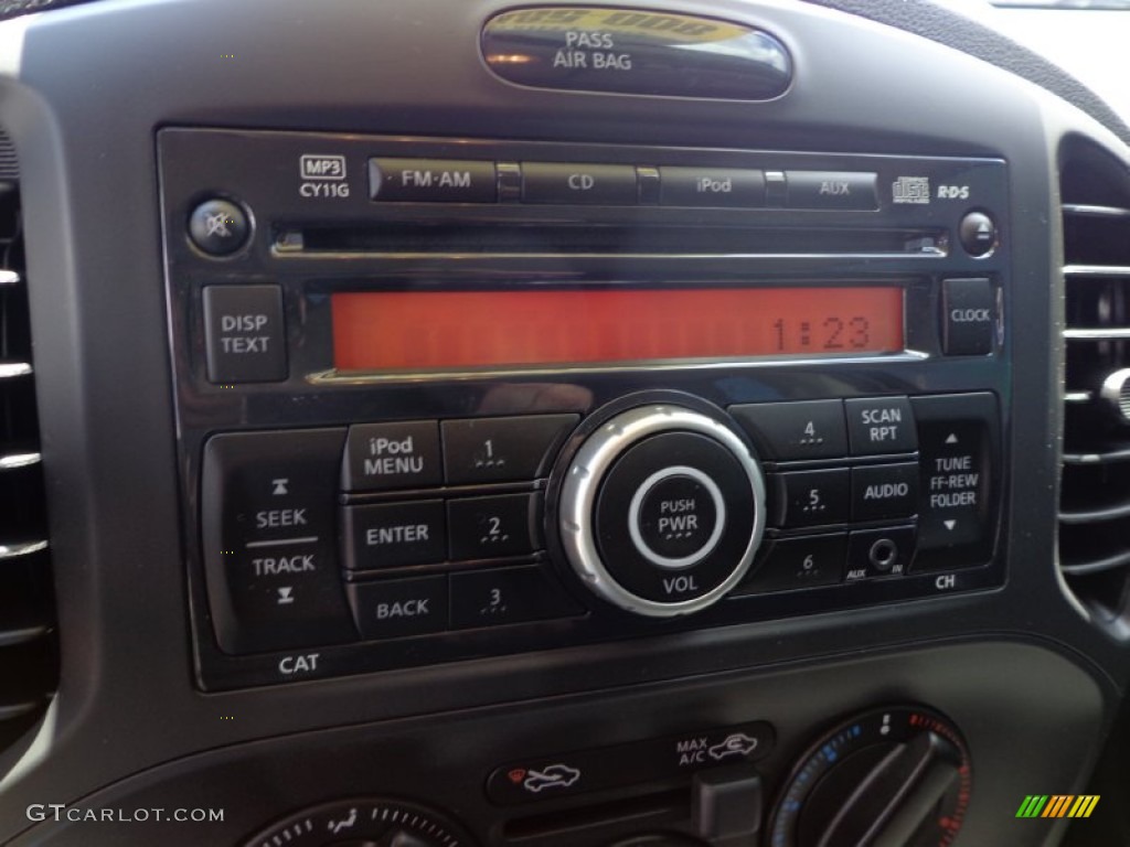 2012 Nissan Juke S Audio System Photos