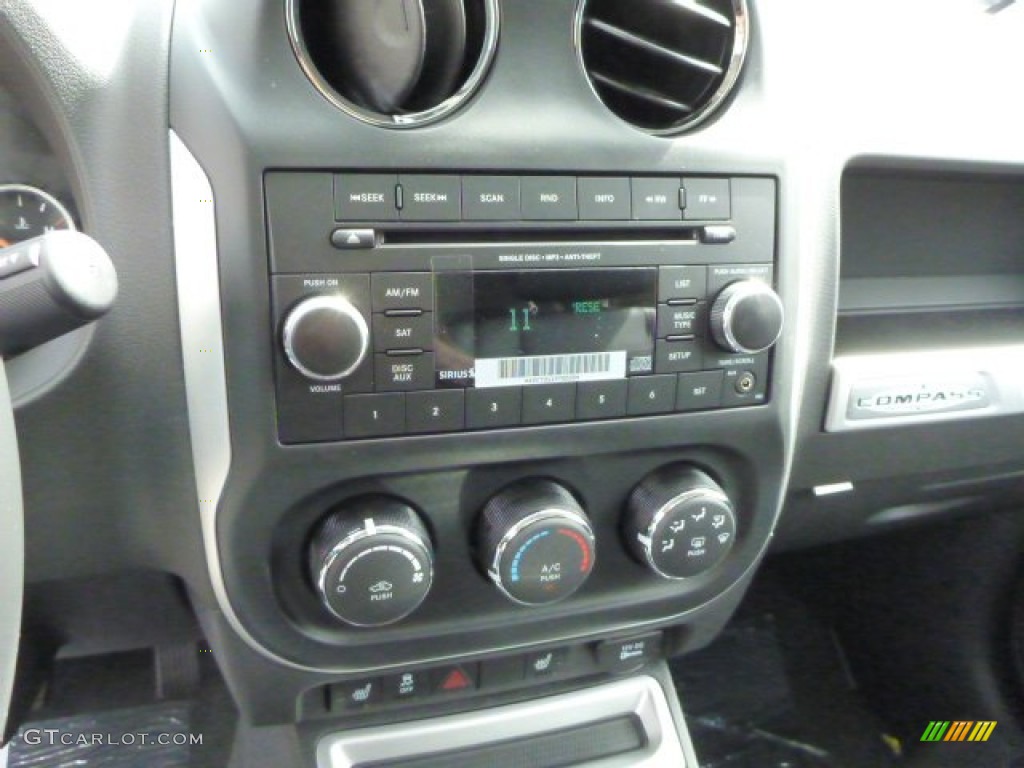 2014 Jeep Compass Latitude 4x4 Controls Photo #79813333