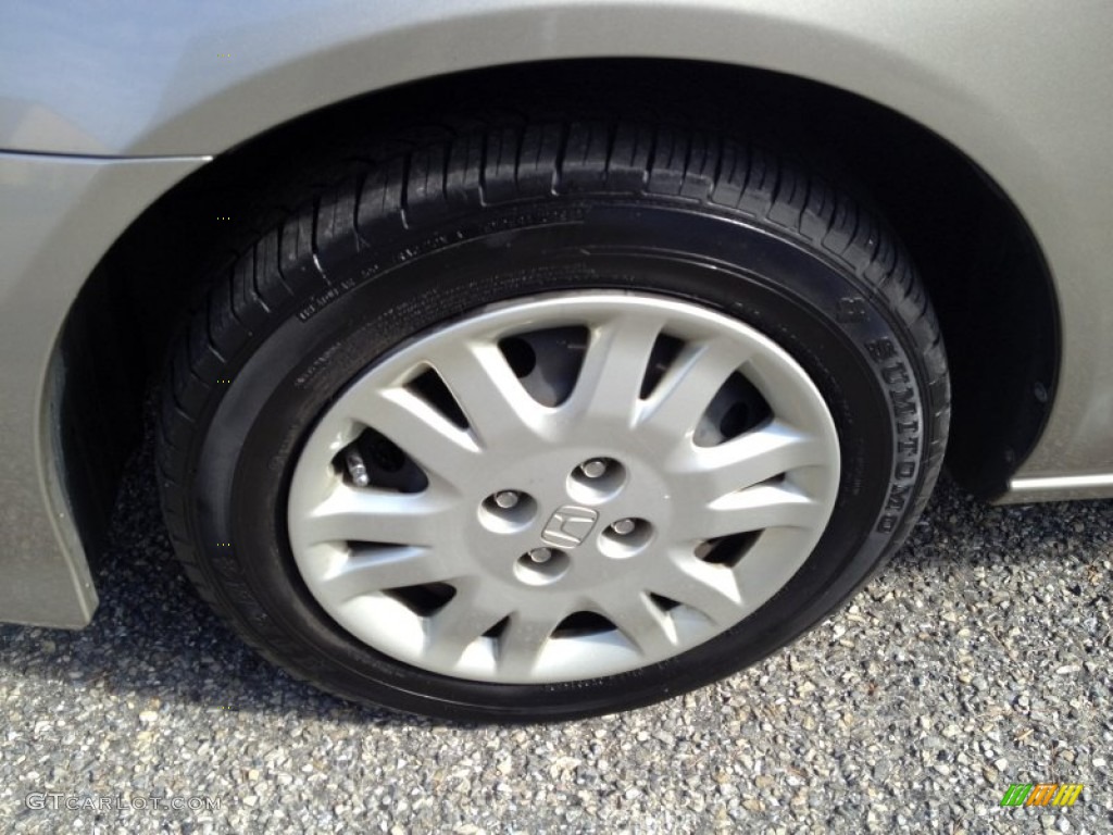 2004 Honda Civic LX Sedan Wheel Photo #79816932