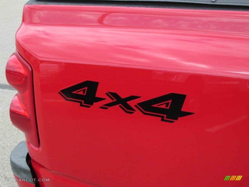 2005 Dakota SLT Quad Cab 4x4 - Flame Red / Medium Slate Gray photo #4