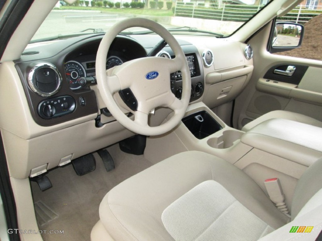 Medium Parchment Interior 2005 Ford Expedition XLT 4x4 Photo #79820356