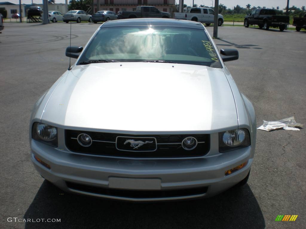 2009 Mustang V6 Premium Coupe - Brilliant Silver Metallic / Dark Charcoal photo #1
