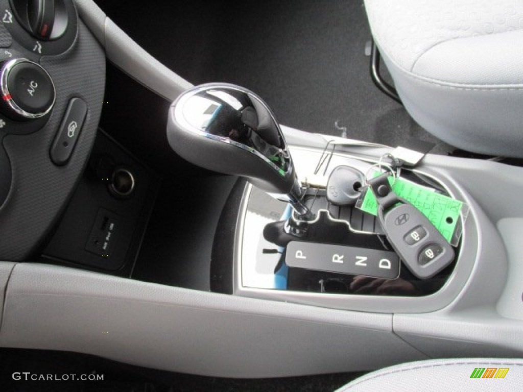 2013 Hyundai Accent SE 5 Door Transmission Photos