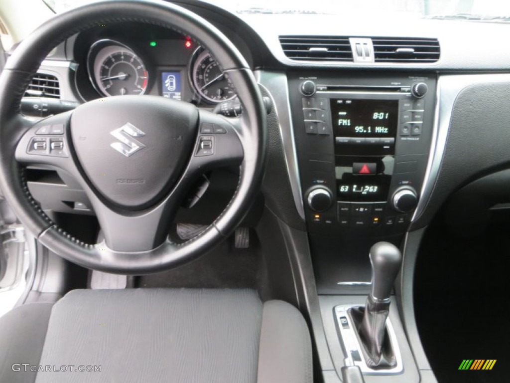 2010 Kizashi SE - Platinum Silver Metallic / Black photo #36