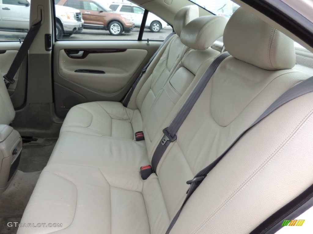 2003 Volvo S60 2.4T Rear Seat Photos