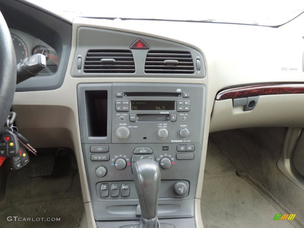 2003 S60 2.4T - White / Taupe photo #18