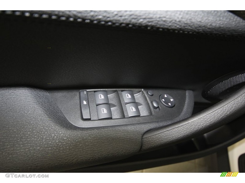2014 BMW X1 sDrive28i Controls Photo #79830889
