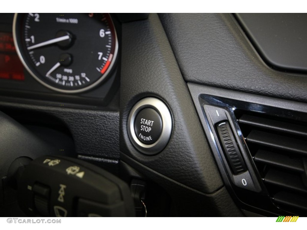 2014 BMW X1 sDrive28i Controls Photo #79831039