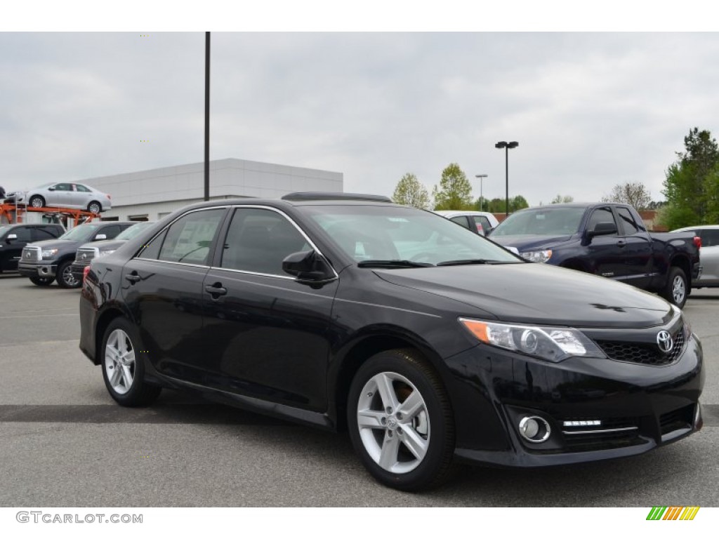 Attitude Black Metallic 2013 Toyota Camry SE Exterior Photo #79831513