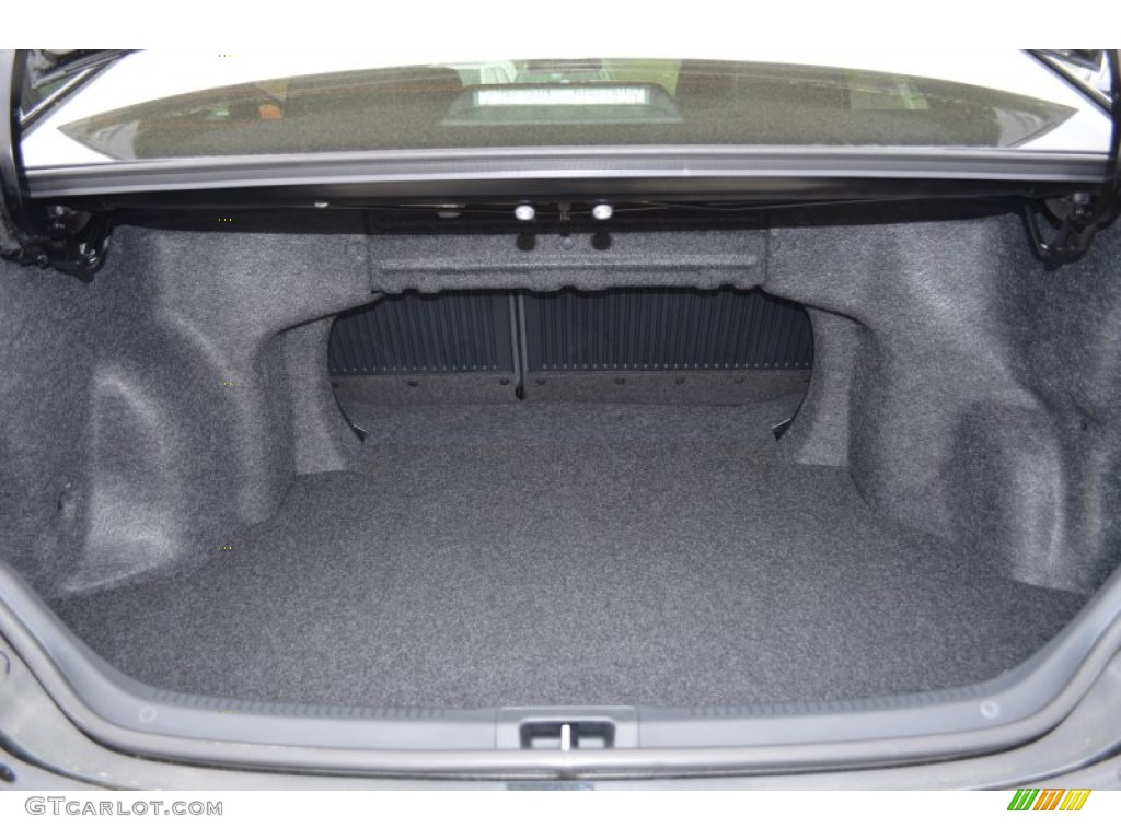 2013 Toyota Camry SE Trunk Photo #79831638