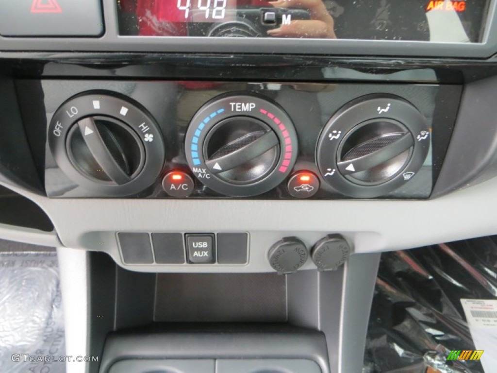 2013 Toyota Tacoma Double Cab Controls Photo #79831749