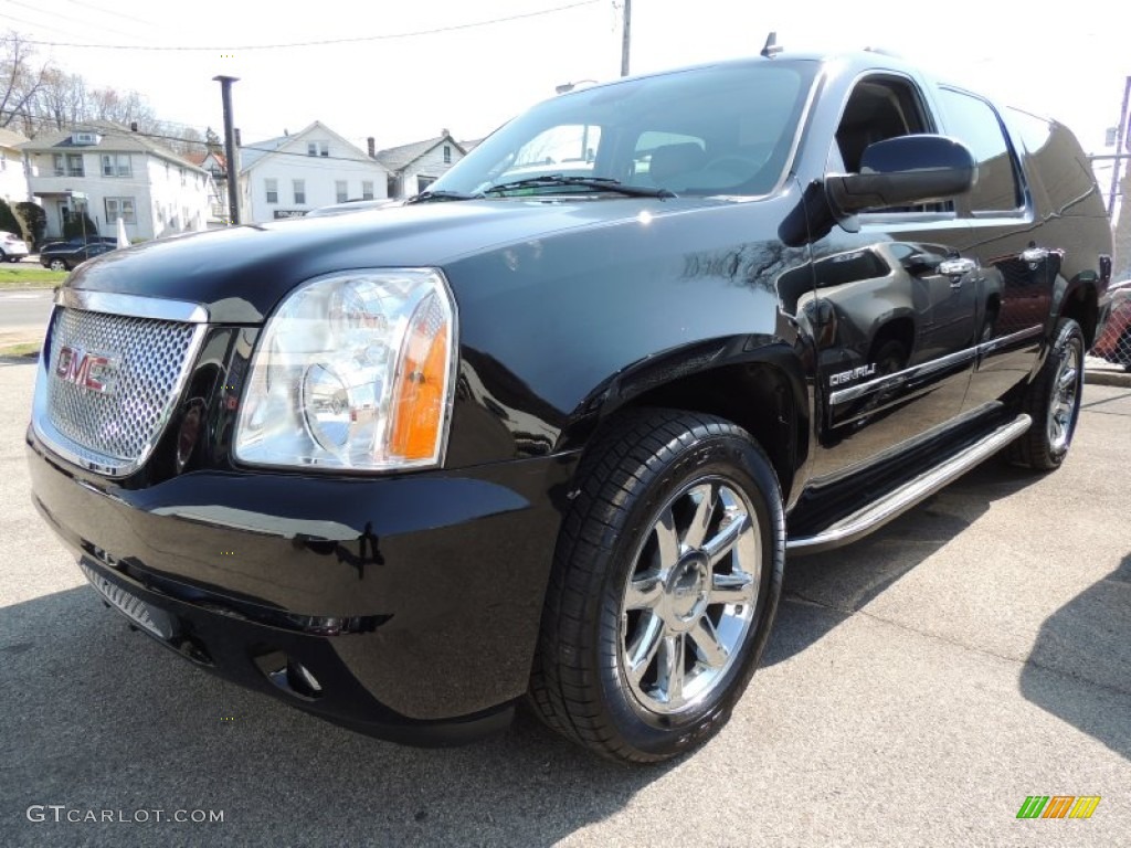 2011 GMC Yukon XL Denali AWD Exterior Photos