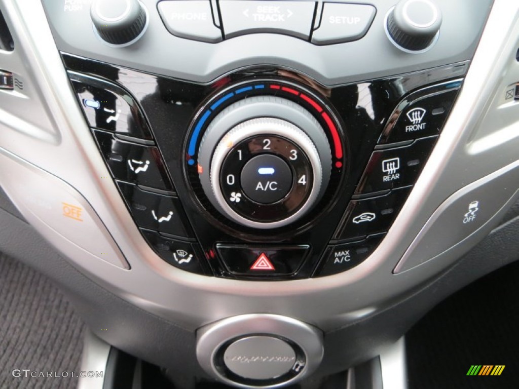 2013 Hyundai Veloster Standard Veloster Model Controls Photo #79835968