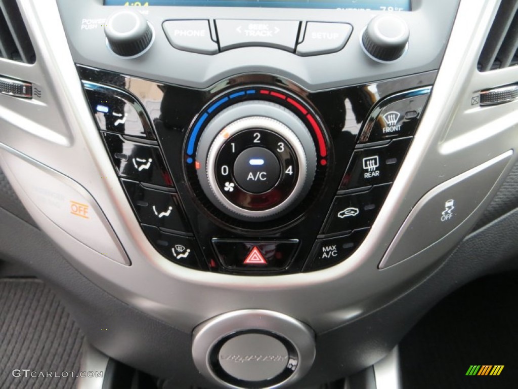 2013 Hyundai Veloster Standard Veloster Model Controls Photo #79836599