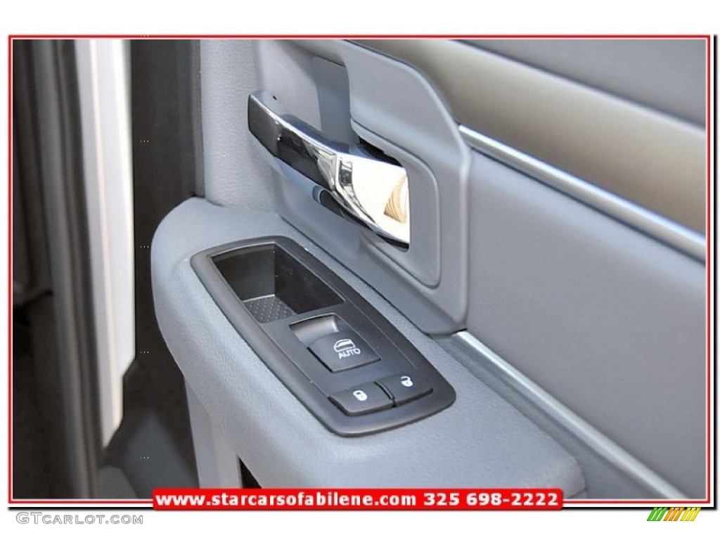 2013 1500 SLT Quad Cab - Bright Silver Metallic / Black/Diesel Gray photo #26