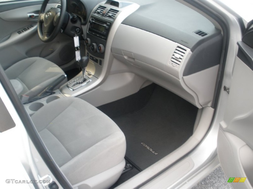 2012 Corolla LE - Classic Silver Metallic / Ash photo #20