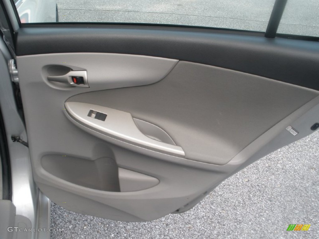 2012 Corolla LE - Classic Silver Metallic / Ash photo #23