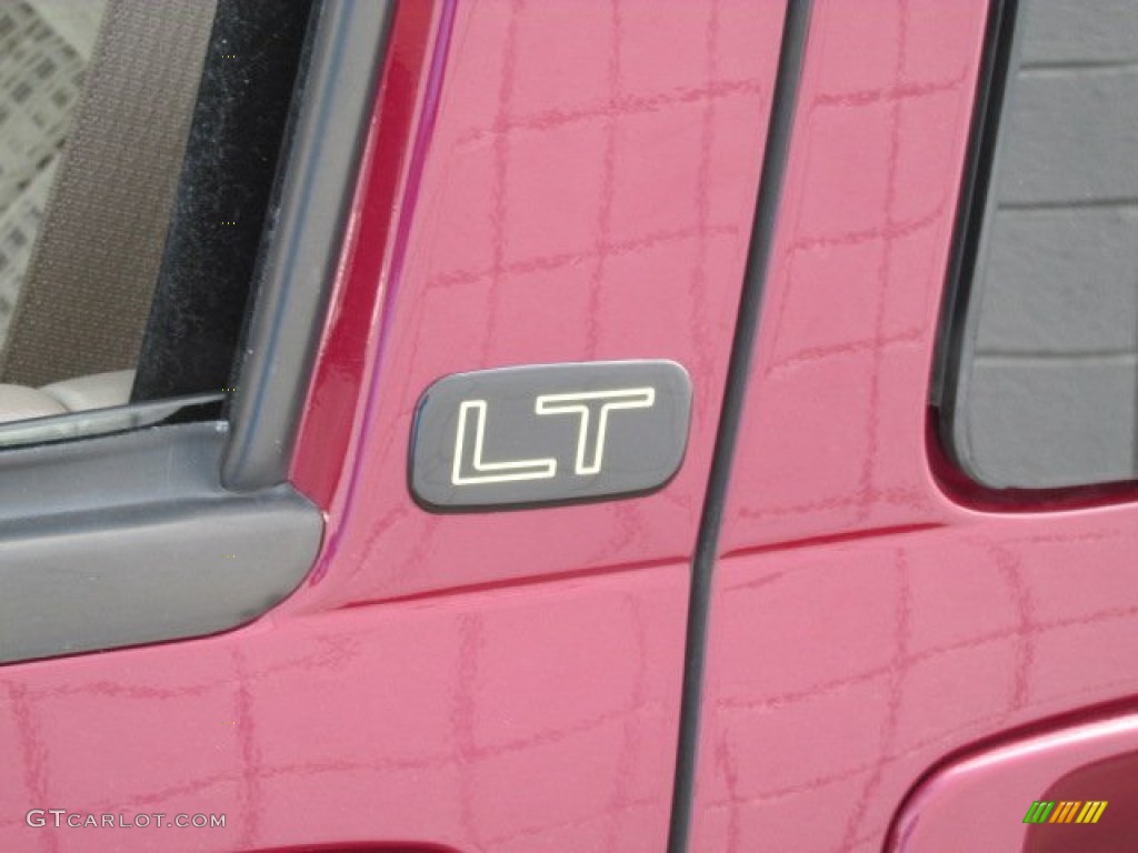 2004 Venture LT - Sport Red Metallic / Neutral photo #5