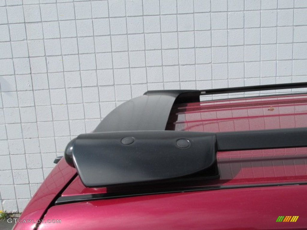 2004 Venture LT - Sport Red Metallic / Neutral photo #10