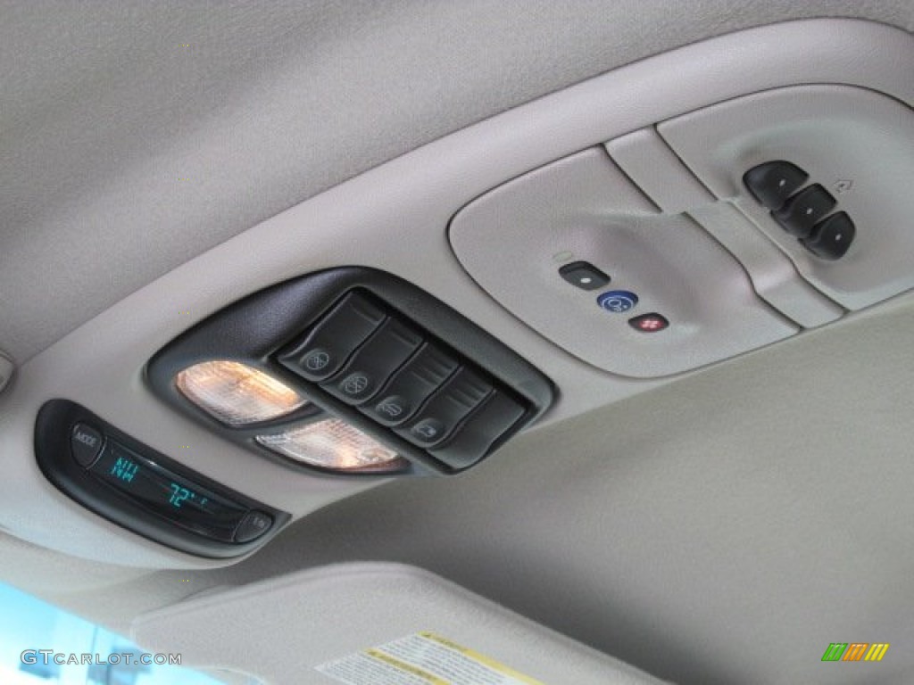 2004 Chevrolet Venture LT Controls Photo #79842274
