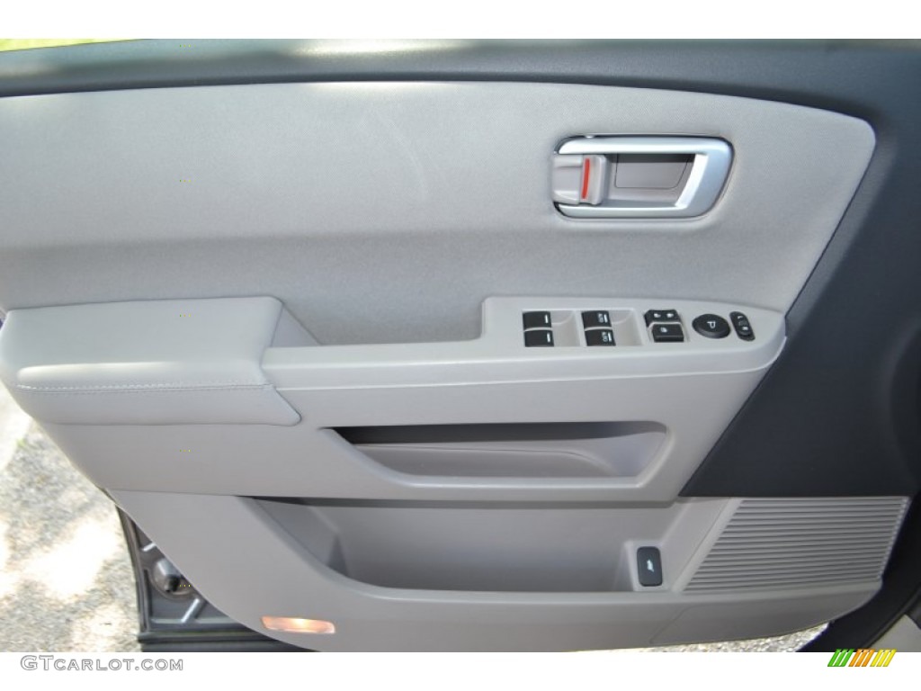 2012 Honda Pilot LX Door Panel Photos