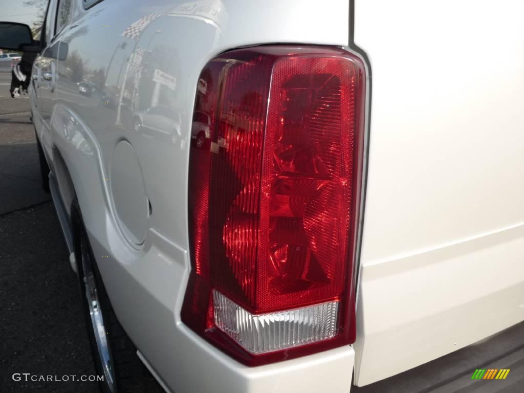 2005 Escalade AWD - White Diamond / Shale photo #28