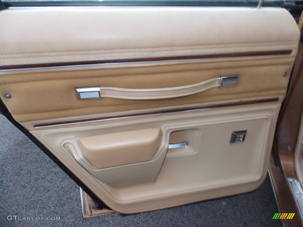1976 Oldsmobile Cutlass Salon Sedan Buckskin Door Panel Photo #79844350