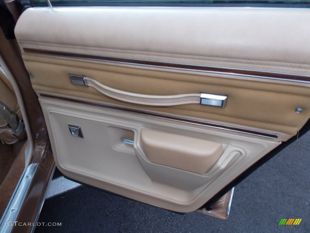 1976 Oldsmobile Cutlass Salon Sedan Buckskin Door Panel Photo #79844422