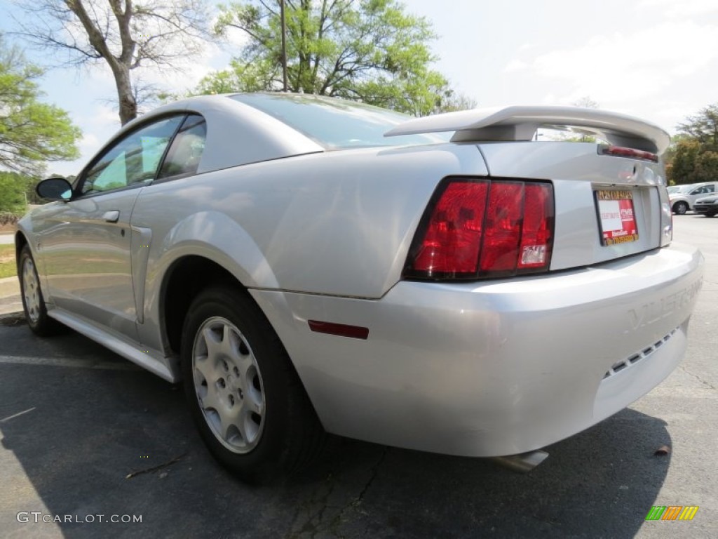 2001 Mustang V6 Coupe - Silver Metallic / Medium Graphite photo #2