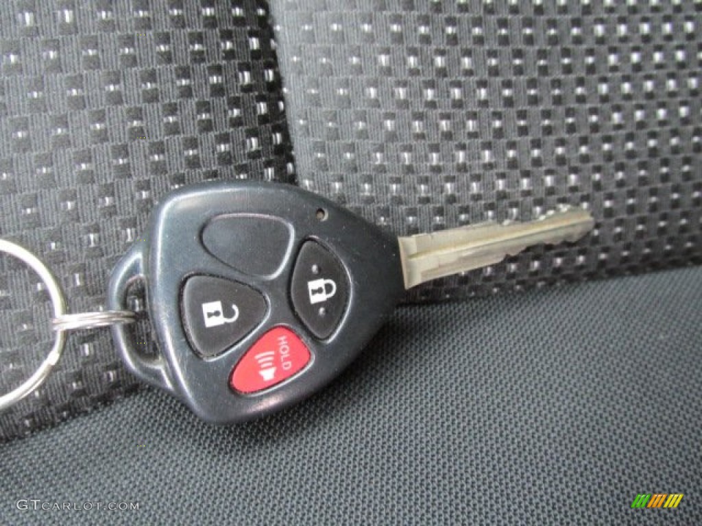2009 Pontiac Vibe 2.4 AWD Keys Photo #79849844