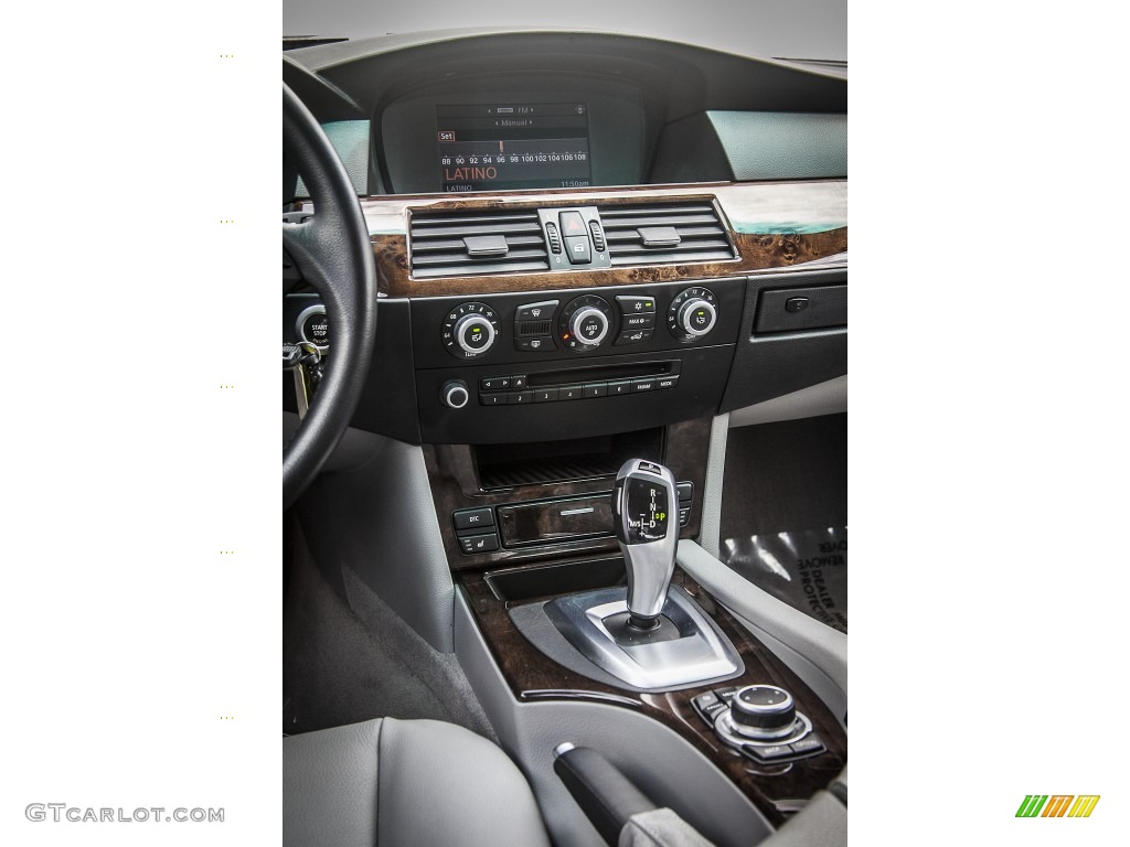 2009 BMW 5 Series 528i Sedan Controls Photo #79850617