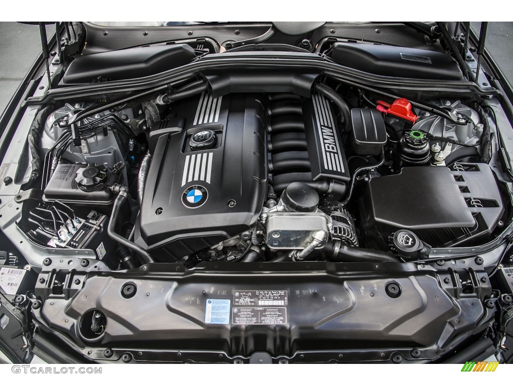 2009 BMW 5 Series 528i Sedan Engine Photos