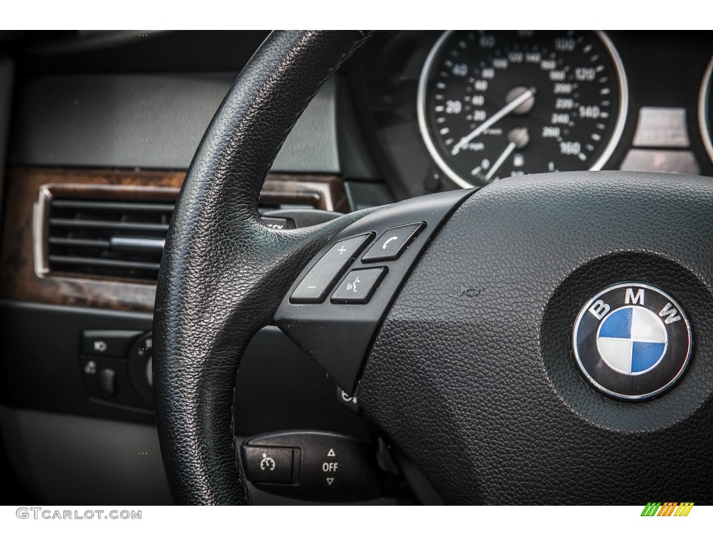 2009 BMW 5 Series 528i Sedan Controls Photos